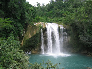 Wasserfall auf Haiti